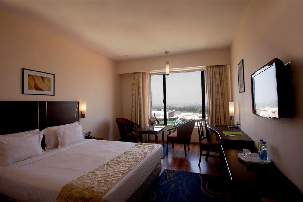 Leonia Holistic Destination Hotel Shamirpet Kültér fotó